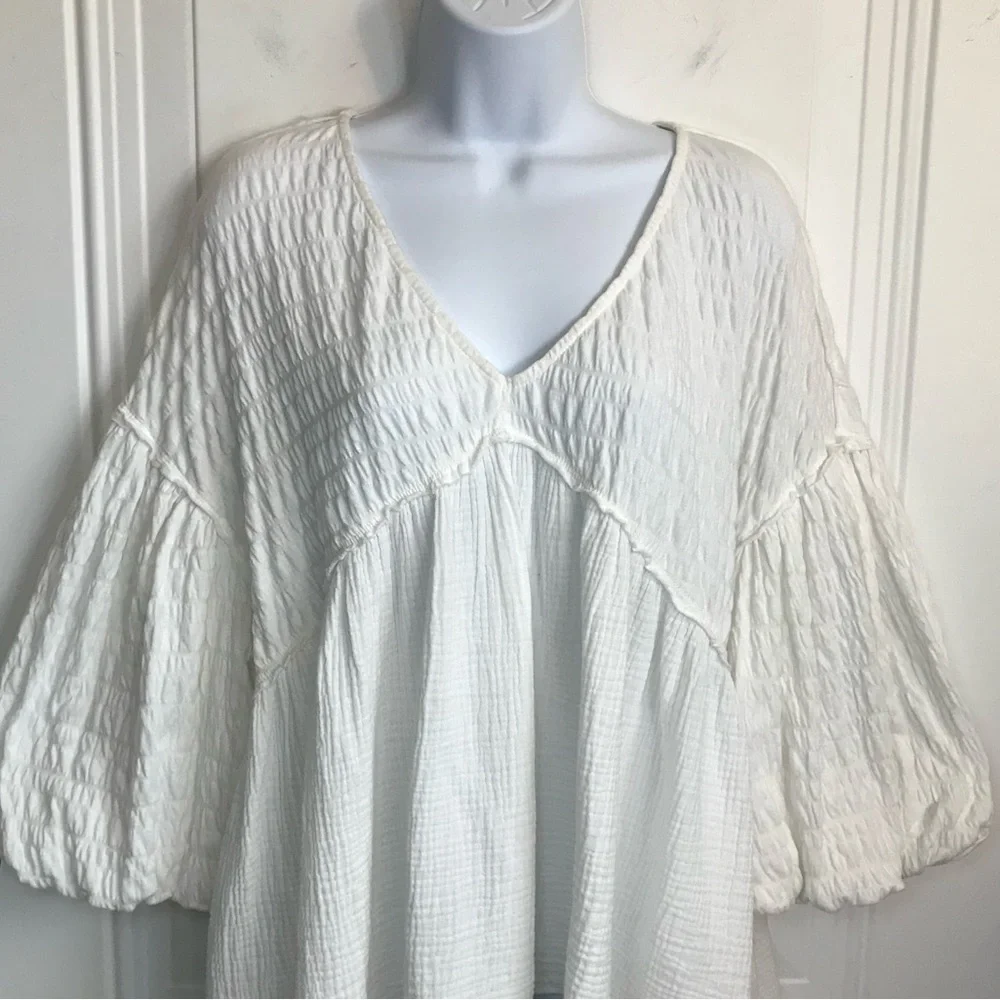 FP We The Free Flower Power White V-Neck Textured Gauze Raw Hem Top size S EUC - Picture 12 of 15